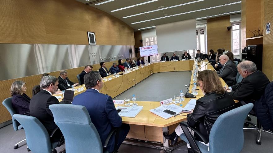 El consejero Jorge Rodrigo durante la primera reunión técnica del Pacto Regional por la Vivienda