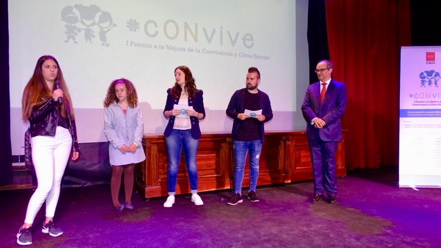 El consejero de Educación e Investigación, Rafael van Grieken, ha entregado hoy estos galardones a los ganadores del concurso El consejero de Educación e Investigación, Rafael van Grieken, ha entregado hoy estos galardones a los ganadores del concurso