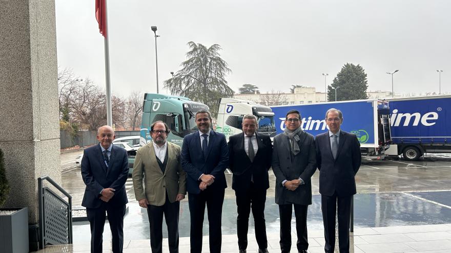 El consejero Jorge Rodrigo durante su visita a la sede de la logística Ontime 