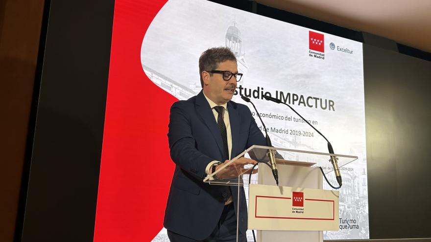 De Paco Serrano presenta el Estudio IMPACTUR El consejero Mariano de Paco Serrano durante la presentación del estudio