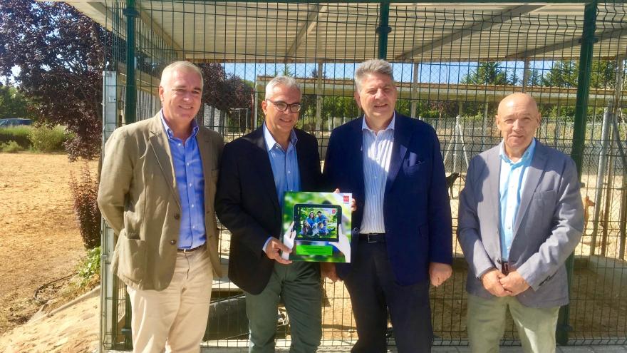 Carlos Izquierdo presenta la campaña ‘Vacaciones para todos, mi mascota siempre conmigo’