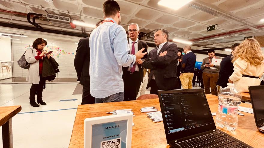 La Comunidad de Madrid destaca la importancia de la colaboración público-privada para afrontar el déficit profesional en materia de digitalización Carlos Izquierdo en un momento de su participación en un foro de empleo