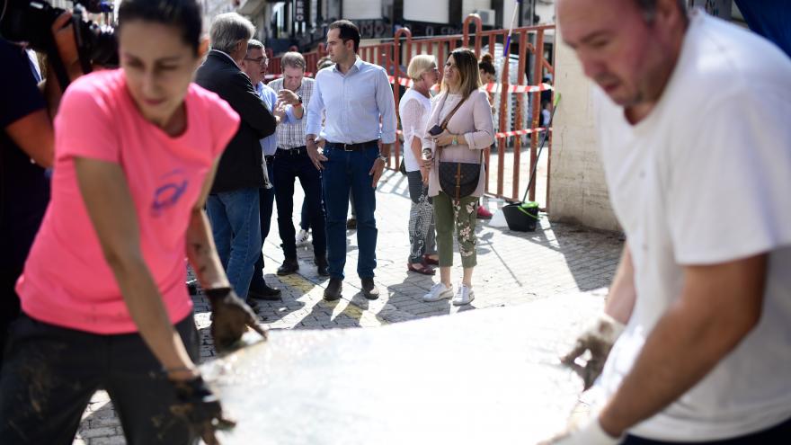  Imagen de Ignacio Aguado en Arganda del Rey para evaluar los daños sufridos por las lluvias del fin de semana