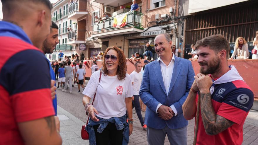 Miguel López-Valverde en San Sebastián de los Reyes supervisa el dispositivo digital de seguridad en sus fiestas