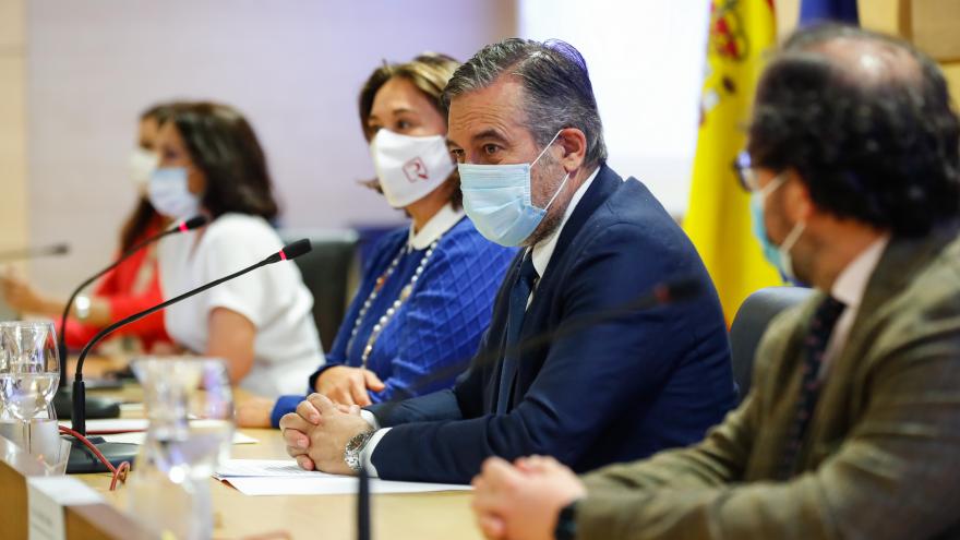 Enrique López okupación