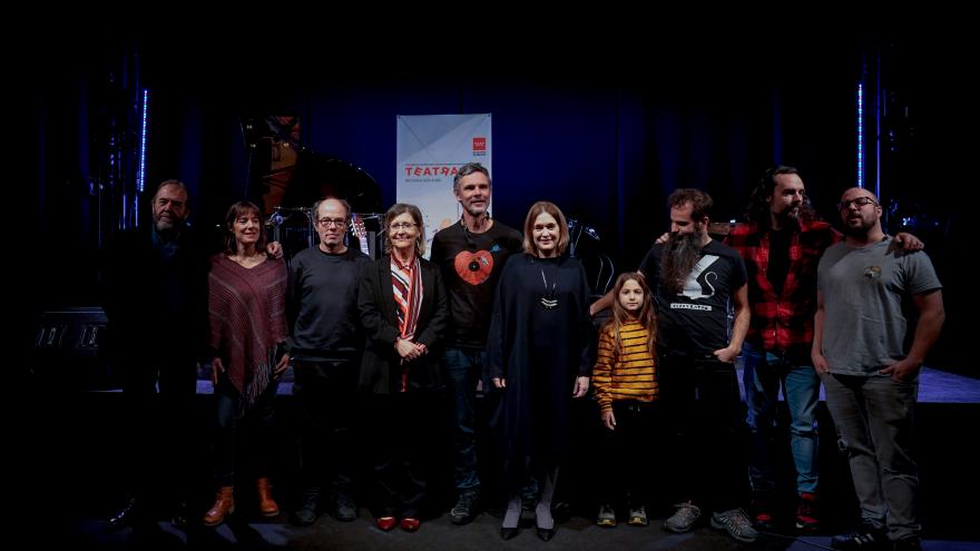 Fotografía de los asistentes al acto