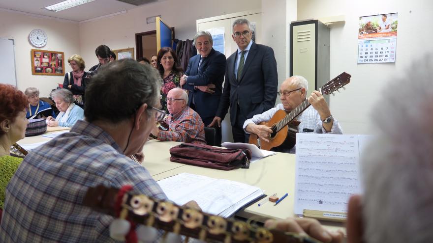 Carlos Izquierdo visita el Programa de Detección del Deterioro Funcional y Cognitivo Leve