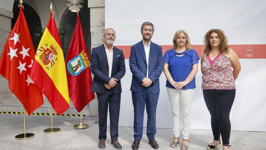 El consejero junto a los alcaldes