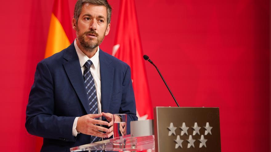 El consejero durante la rueda de prensa