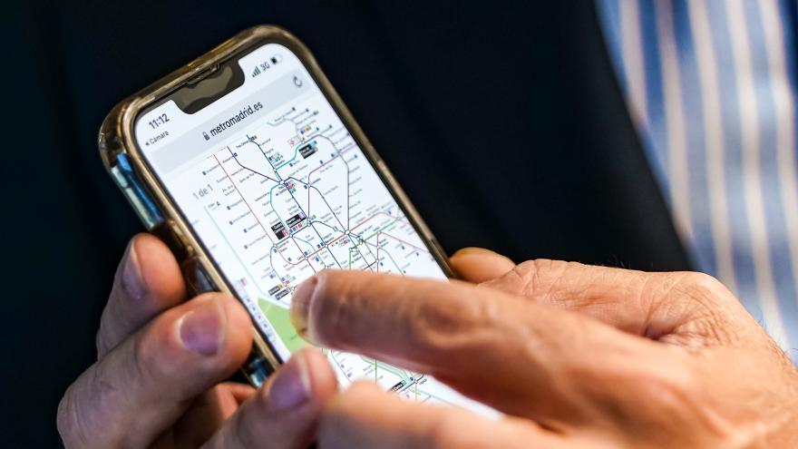 La Comunidad de Madrid extenderá los tornos y las máquinas billeteras de última generación de Gran Vía a otras 137 estaciones de Metro Mapa de la Red de Metro de Madrid en el móvil