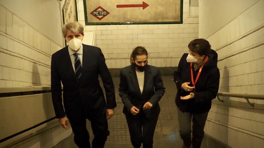 Ángel Garrido visita la histórica estación de Metro de Chamberí