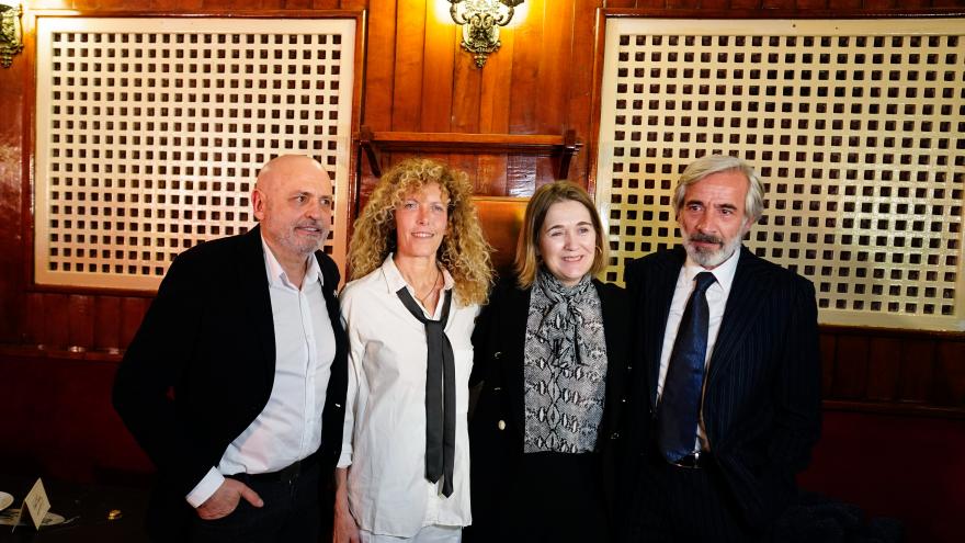 Presentación de la Academia al Café