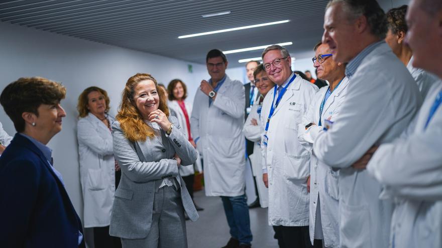 Fátima Matute durante su visita al Hospital Clínico San Carlos