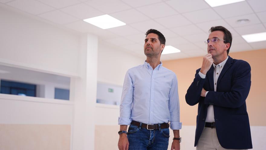 La Comunidad de Madrid invierte 3,1 millones para crear 380 plazas educativas públicas en Leganés desde el próximo curso Emilio Viciana en su visita al IES Rafael Frühbeck de Burgos de Leganés 1