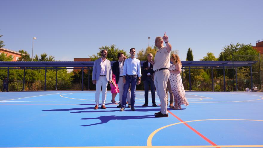 La Comunidad de Madrid invierte 3,1 millones para crear 380 plazas educativas públicas en Leganés desde el próximo curso Emilio Viciana en su visita al IES Rafael Frühbeck de Burgos de Leganés 2