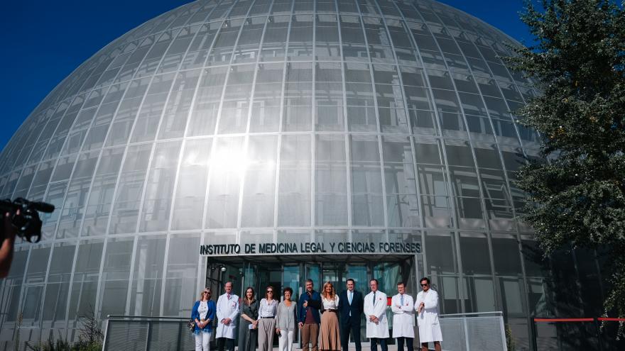 García Martín conoce una nueva máquina para la detección de nuevas sustancias psicoactivas en pacientes El consejero Miguel Ángel García Martín durante su visita al Instituto de Medicina Legal y Ciencias Forenses