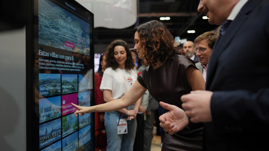 La presidenta Isabel Díaz Ayuso en el acto del Día de Madrid en FITUR 2025