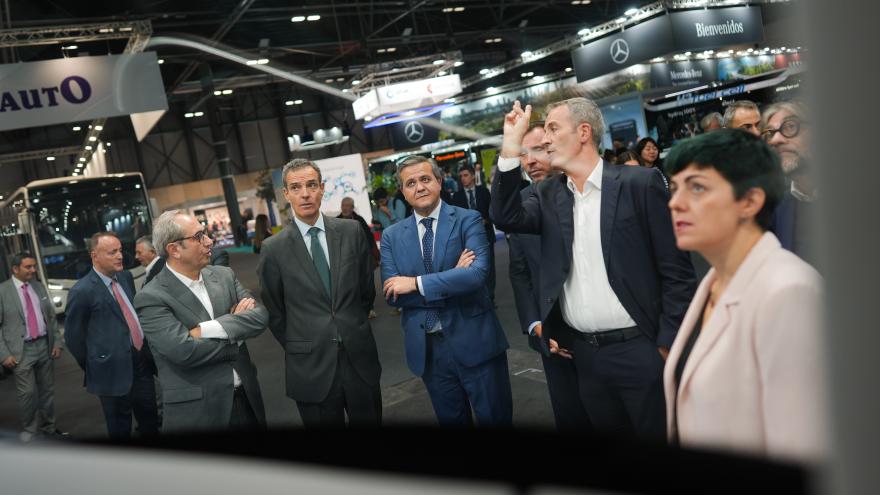 El consejero Jorge Rodrigo en la Feria Internacional del Autobús y el Autocar