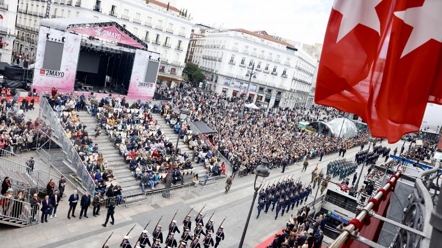 Parada militar en la celebración del 2 de mayo