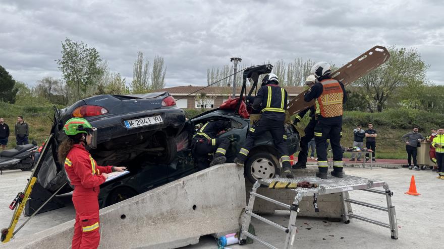 bomberos que representarán a la región en el Encuentro Nacional de Rescate en Accidentes de Tráfico