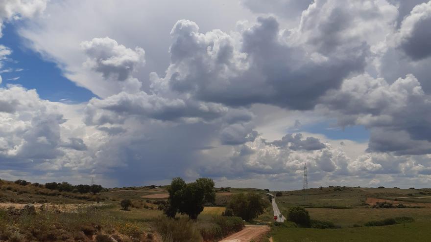 Camino rural de Valdaracete después