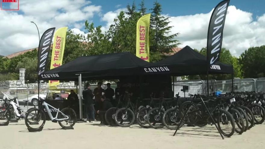 Ciclistas en Los Molinos