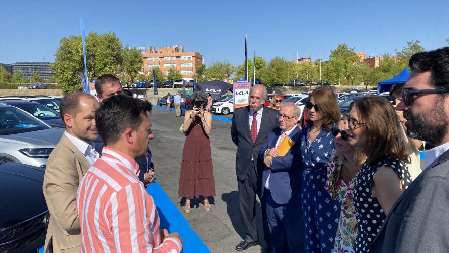 Marta Nieto ha visita el área de exposición de la feria y charlado con los expositores Marta Nieto ha visitado el área de exposición de la feria