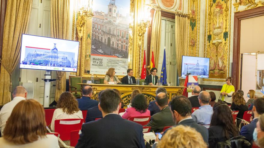 Sala durante Panel de empresas sobre transición a economia libre de carbono: Repsol, Universidad de Vigo, Endesa