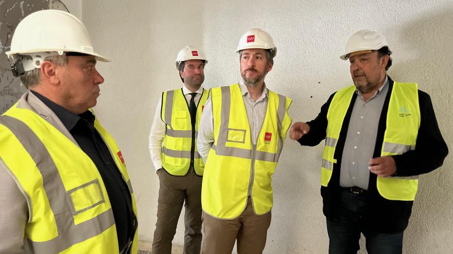 La Comunidad de Madrid destina tres millones del Programa de Inversión Regional a Miraflores de la Sierra para mejorar sus infraestructuras El consejero García Martín