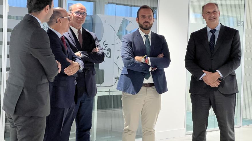 La Comunidad de Madrid lidera la demanda de profesionales digitales en España con más de 20.000 ofertas de empleo en tres meses El consejero López-Valverde