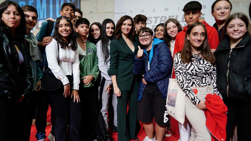La presidenta con los premiados