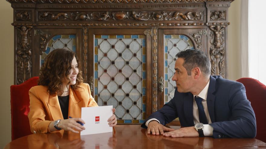 Díaz Ayuso expone las inversiones en Griñón con 6 millones en atención social a mayores y un 15% más para obras públicas La presidenta en su visita a Griñón, donde se celebró el Consejo de Gobierno