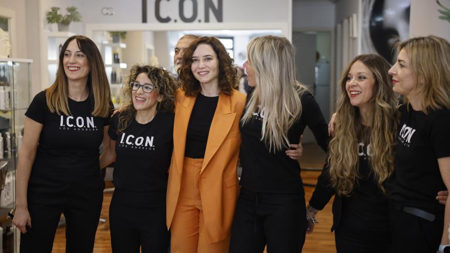 Díaz Ayuso expone las inversiones en Griñón con 6 millones en atención social a mayores y un 15% más para obras públicas La presidenta en su visita a Griñón, donde se celebró el Consejo de Gobierno