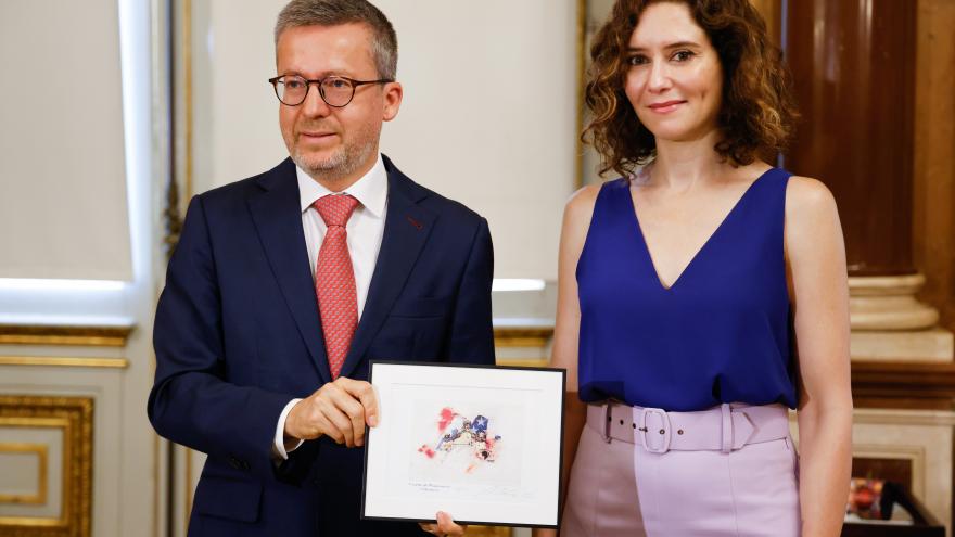 La presidenta con el alcalde Carlos Moedas