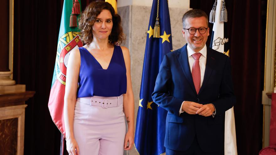 La presidenta con el alcalde Carlos Moedas