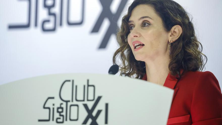 La presidenta durante su intervención en el atril