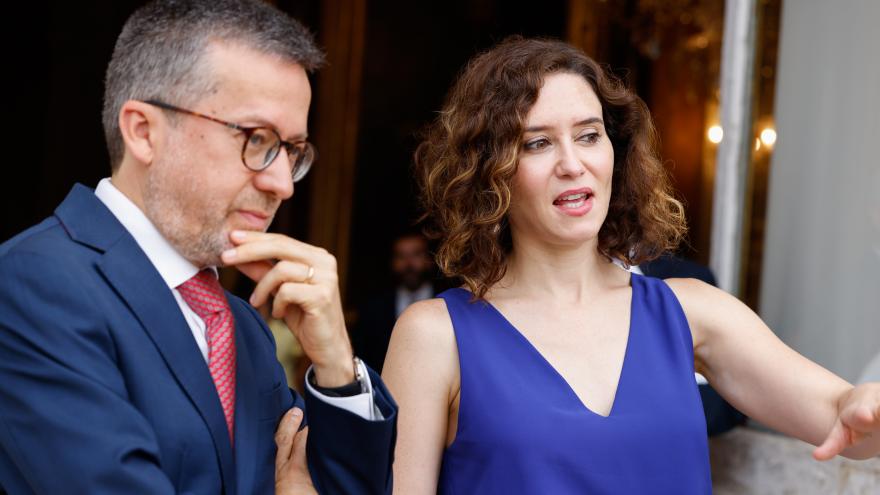 La presidenta conversando con el acalde Carlos Moedas