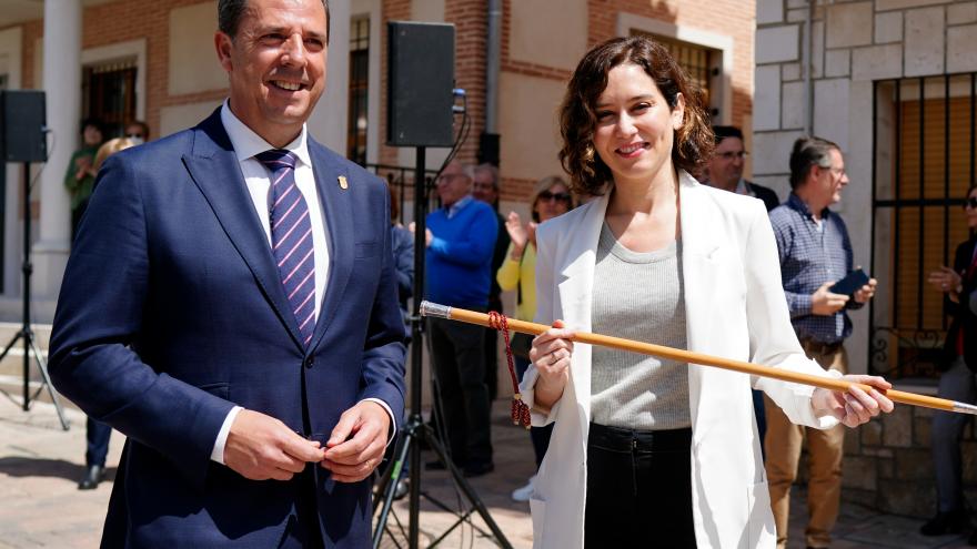 La presidenta junto al alcalde
