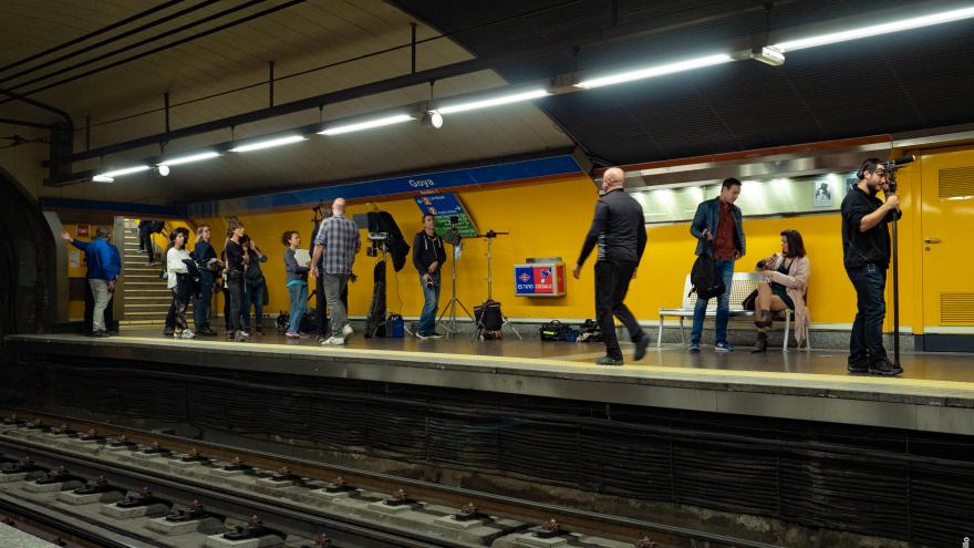 Imagen de rodaje en el metro de Madrid