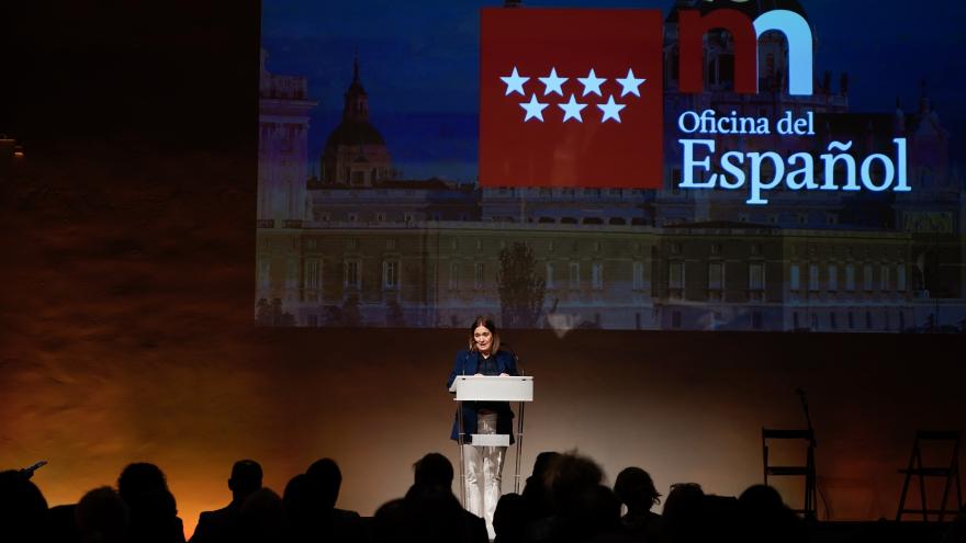 La consejera presentando el acto