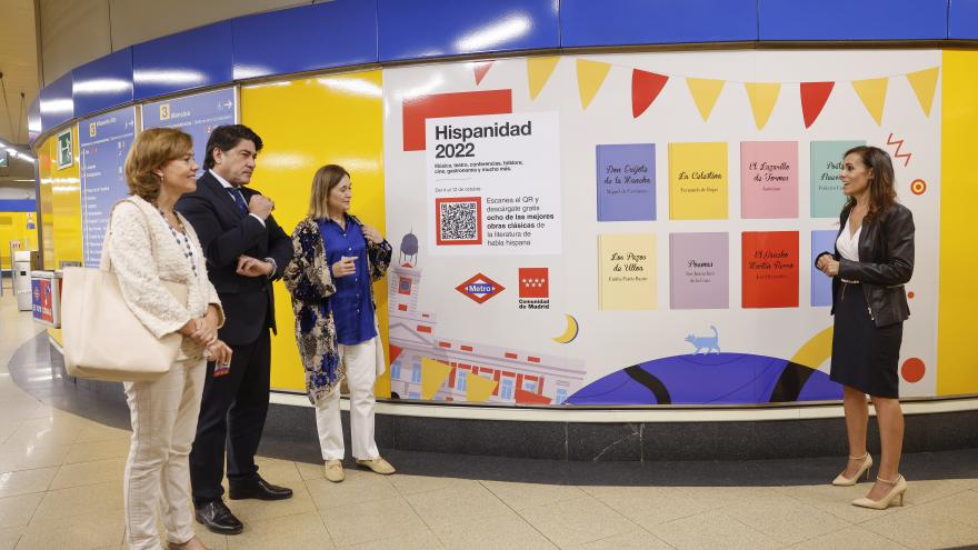 Los consejeros en la presentación de la descarga de libros