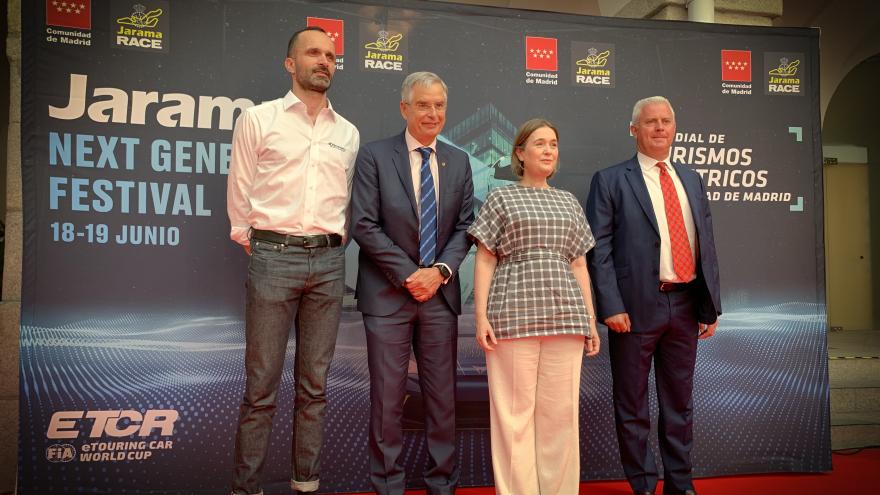 La consejera Marta Rivera de la Cruz y el viceconsejero de deportes, Alberto Tomé