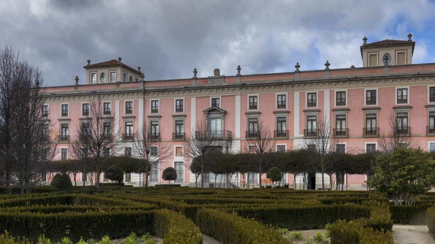 Palacio infante don Luis de Borbón. Foto Miguel Ángel Camón Fachada exterior palacio