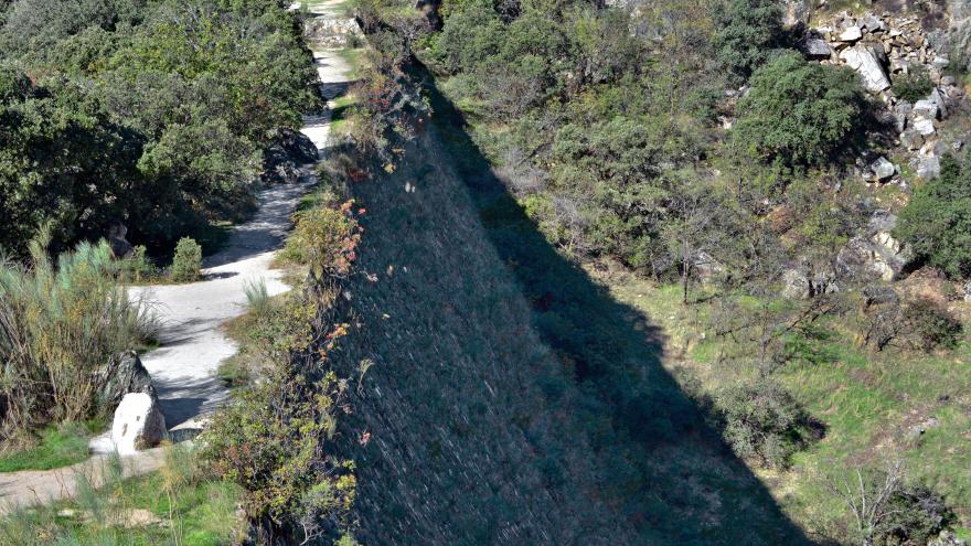 Presa de El Gasco presa gasco 04