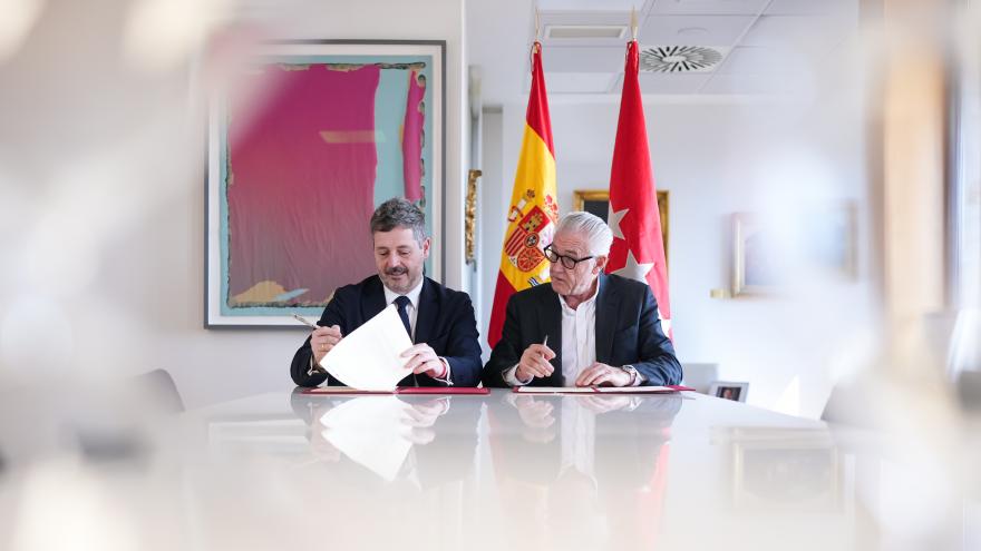 La Comunidad de Madrid firma un nuevo convenio de colaboración con el Museo Nacional Thyssen-Bornemisza para apoyar la actividad de la pinacoteca El consejero De Paco Serrano