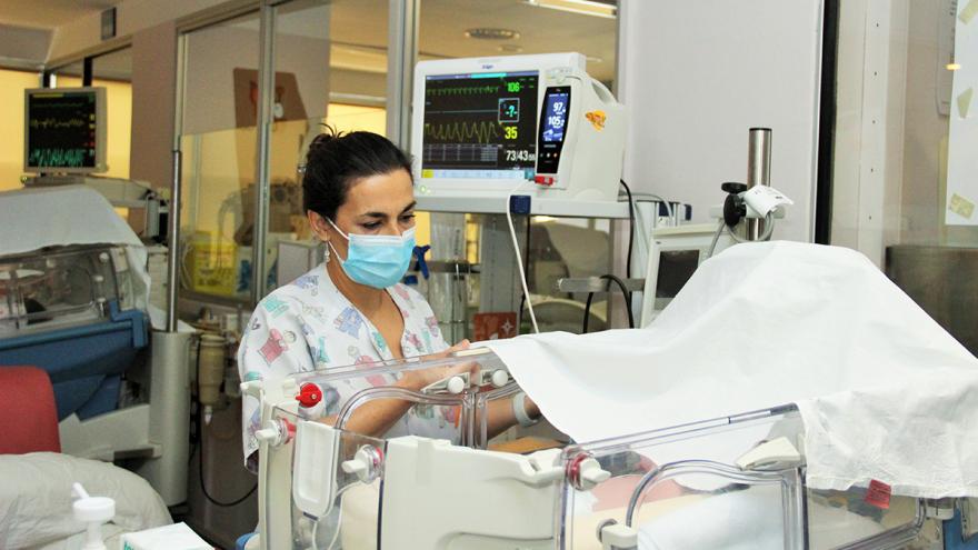 El Hospital público Clínico San Carlos es referente en la atención de la patología compleja asociada a la prematuridad
