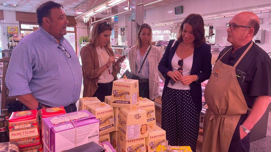 Visita a uno de los establecimientos comerciales de Miraflores de la Sierra