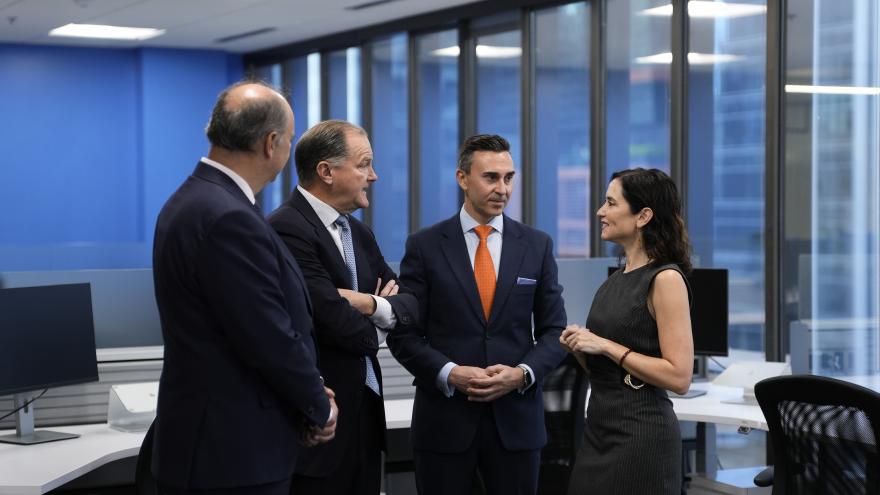 La presidenta Isabel Díaz Ayuso y el consejero Miguel López-Valverde