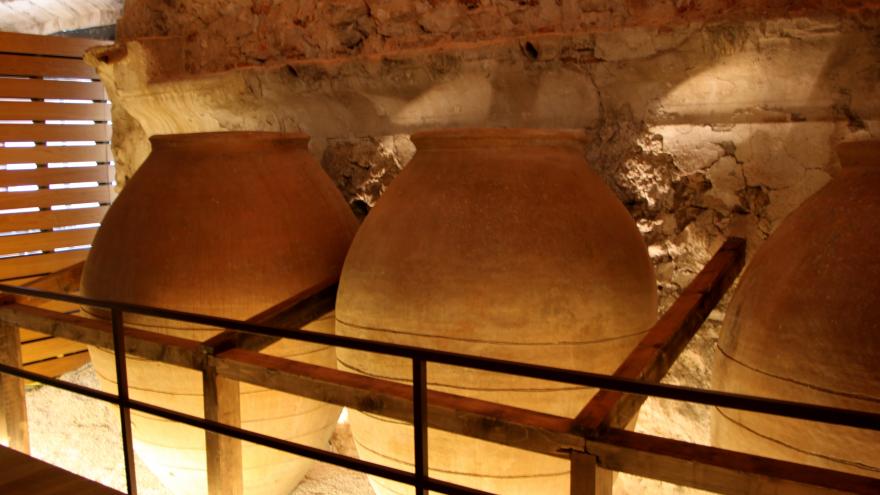 Grandes tinajas de barro