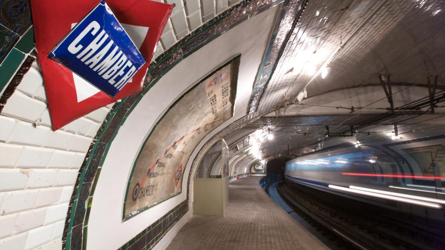 Andén de la estación de Chamberí